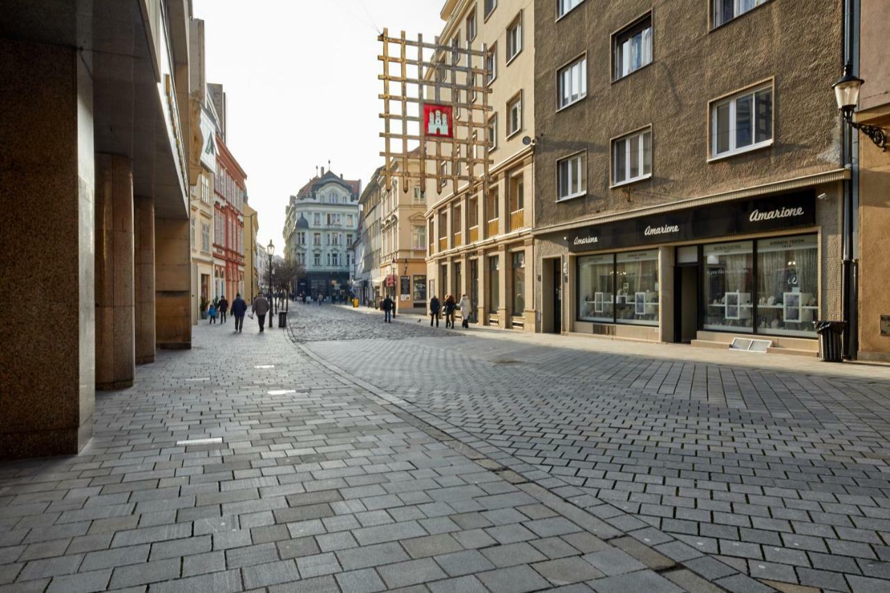 Pikachu'S Gallery - Historical Old Town Bratislava Bagian luar foto